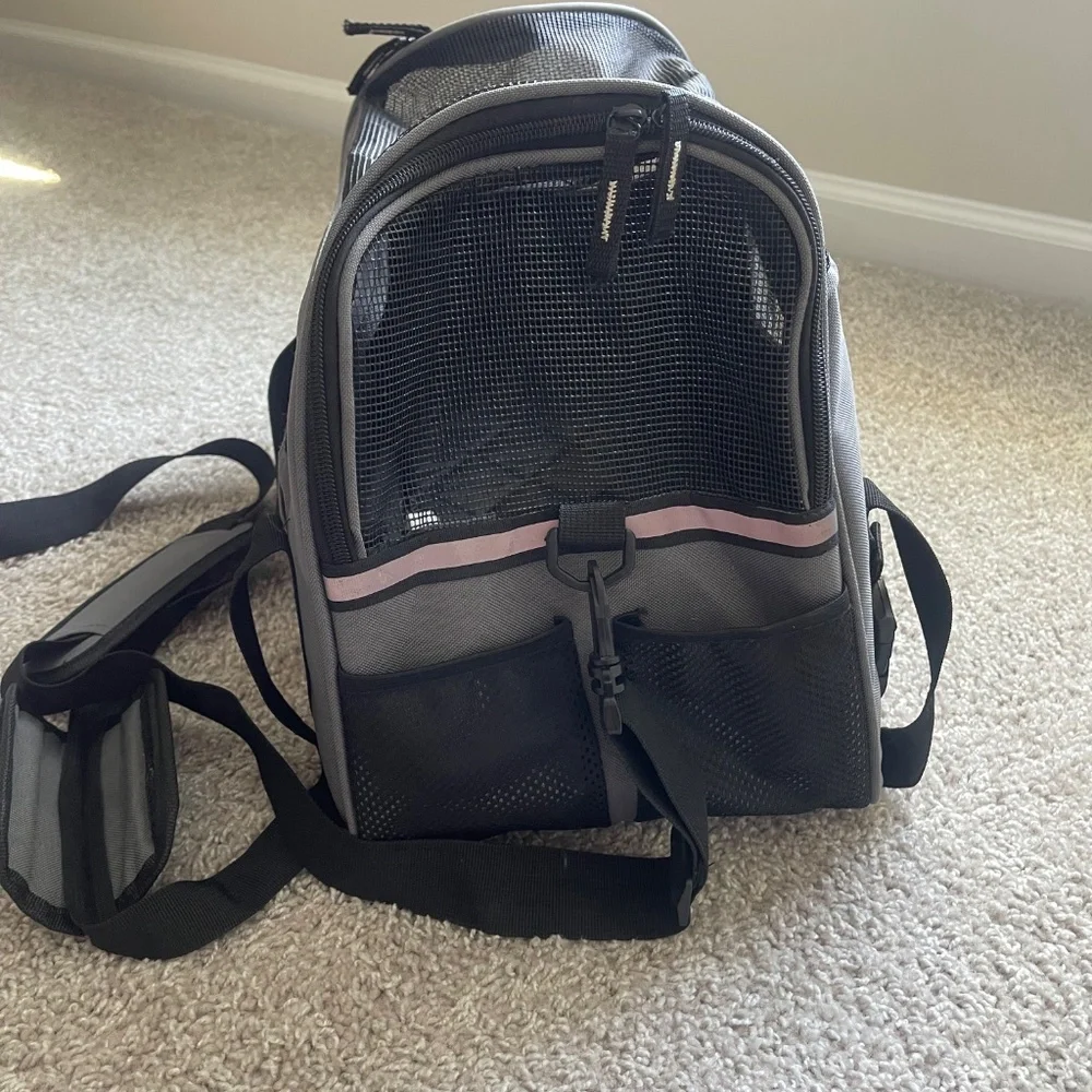 Pet carrier
